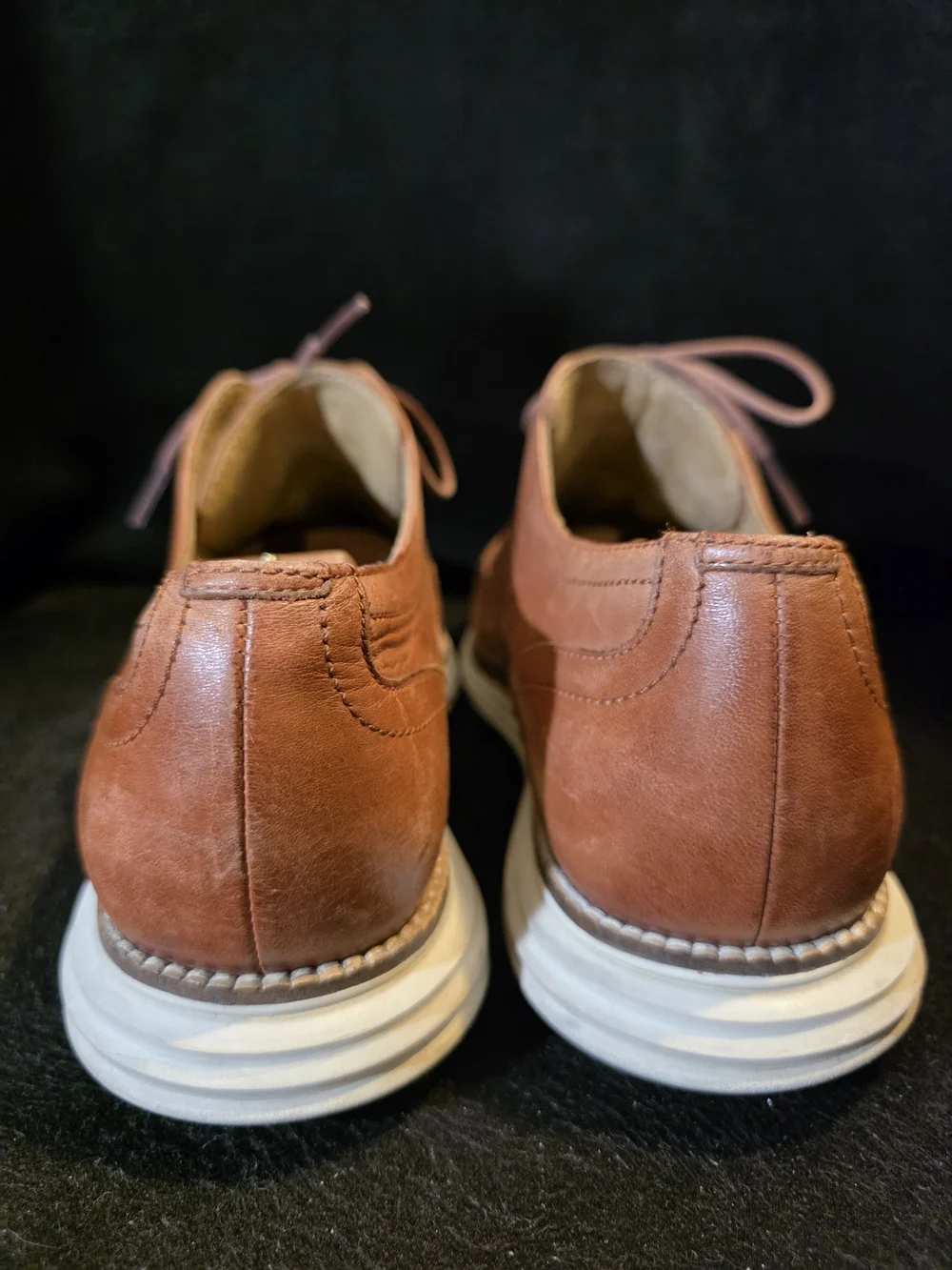Cole Haan Men's Tan Brown Wingtip Brogue Oxfords with White Sole Size 9